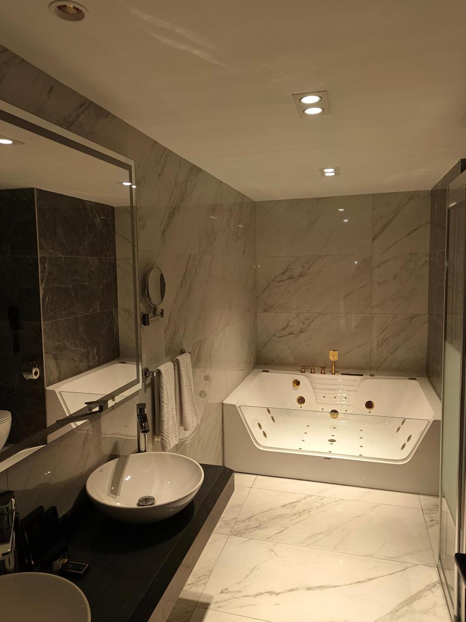 Ankawa Holiday Hotel Erbil Dış mekan fotoğraf